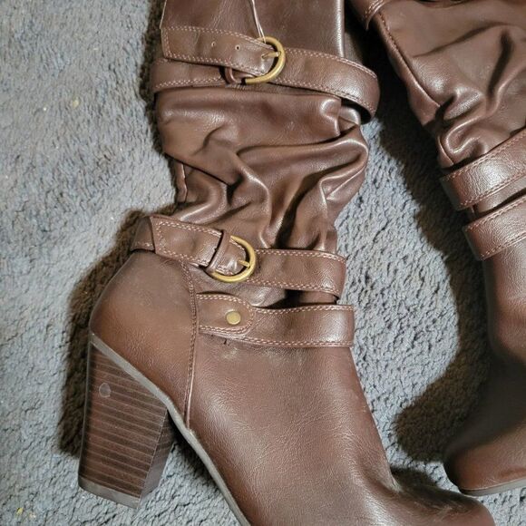 Kohls Womens Brown Leather Buckle Design Side Zip Block Heel Booties Size 8 Med - Picture 5 of 7